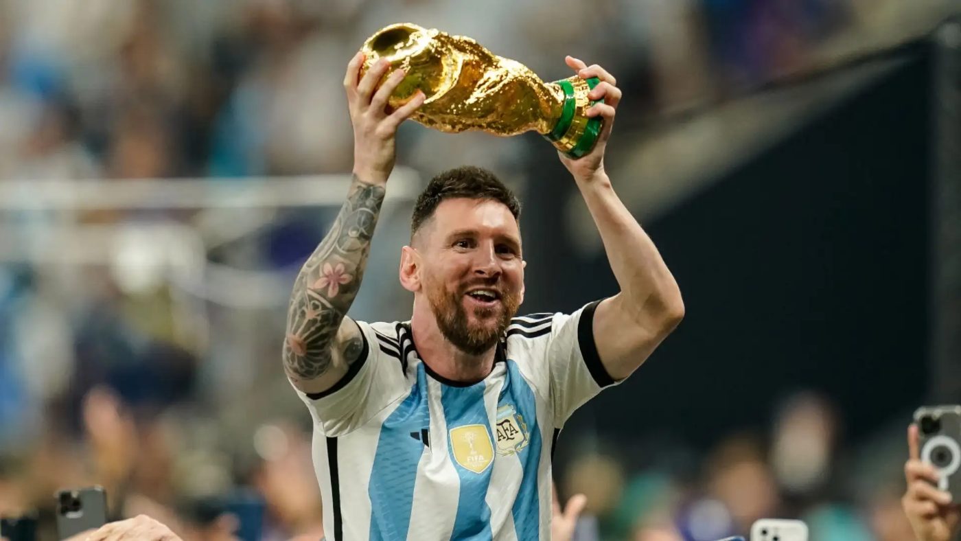 Messi Lifting Trophy jigsaw puzzle