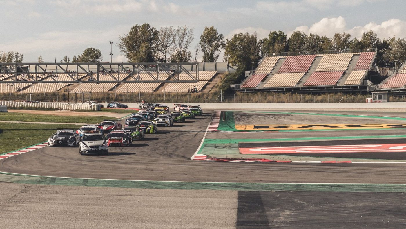 A Thrilling Car Race on a Professional — Free Online Jigsaw Puzzle | Jigsaw Planet