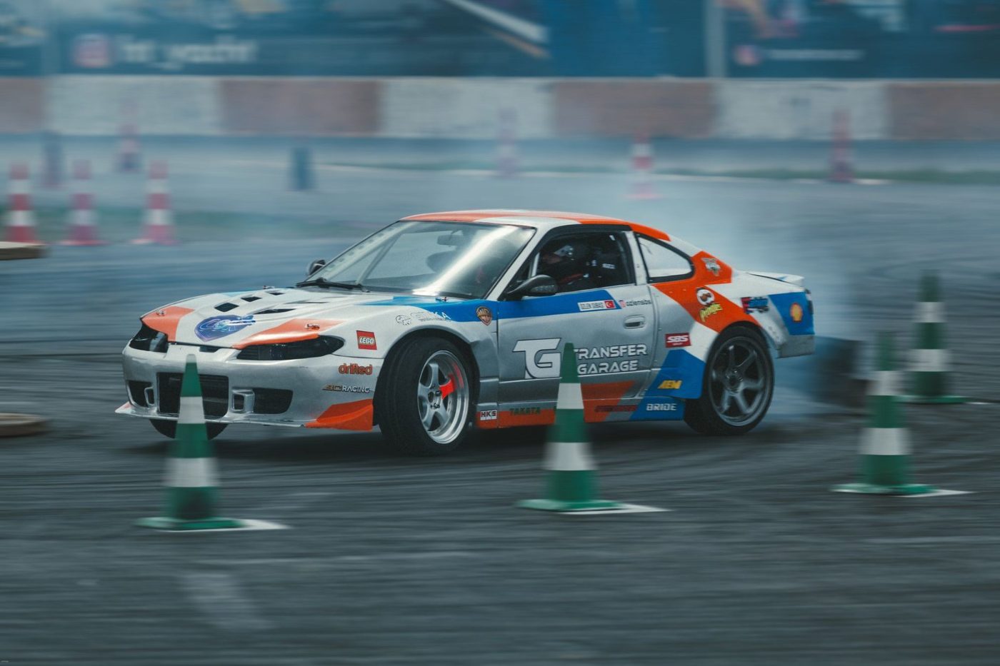 Action Packed Scene of a Customized Car — Free Online Jigsaw Puzzle | Jigsaw Planet
