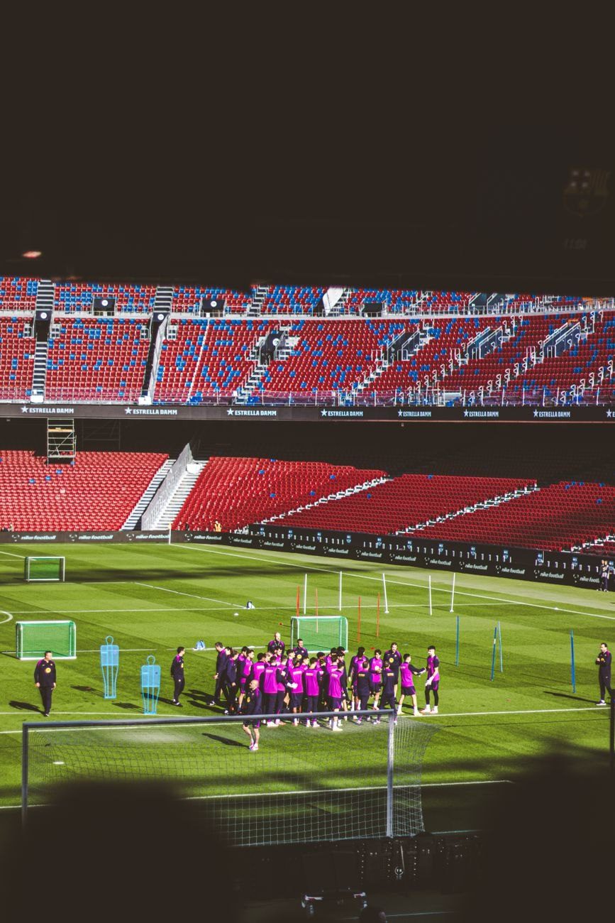 A Soccer Team Practices on a Green — Free Online Jigsaw Puzzle | Jigsaw Planet