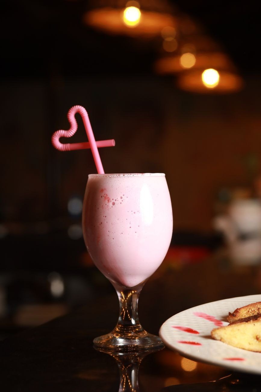 A Tempting Strawberry Milkshake in a Glass — Free Online Jigsaw Puzzle | Jigsaw Planet